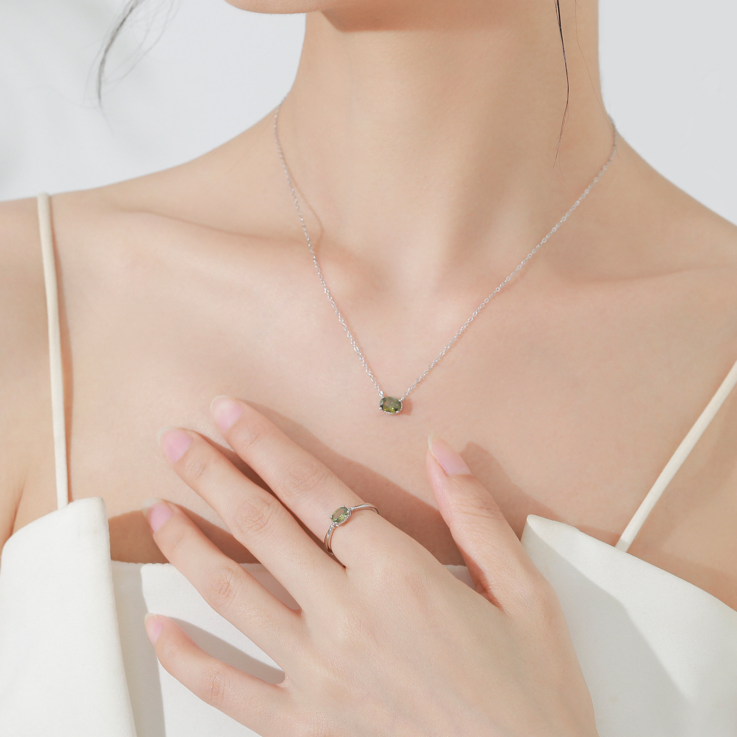S925 Sterling Silver  Fresh Olive Green Oval Ring Necklace Women's High-Grade  Colored Gems Jewelry Suit