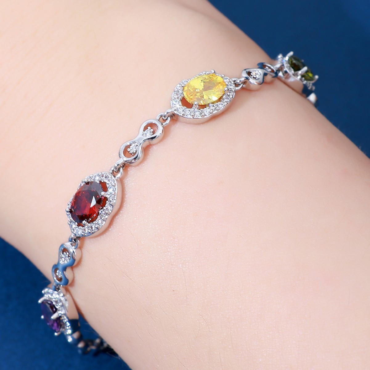 Luxury Colorful Zircon Bracelet Women's Fashion Crystal Jewelry Geometric Pattern Anniversary Celebration Oval Shape Diamond