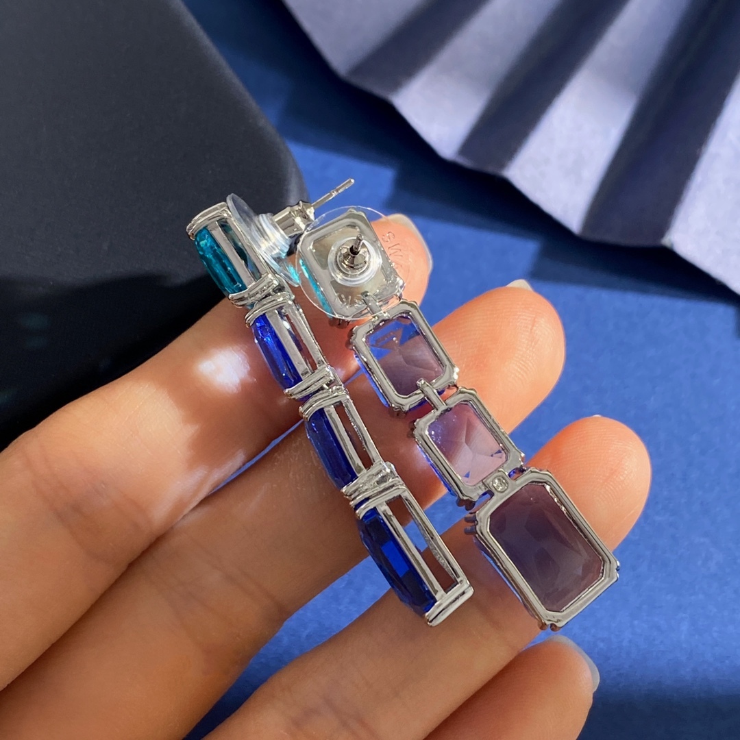 Elegant  Short Necklace With Zircon For Party Flashy And Fashionable Versatile Accessories Geometric Pattern Daily Wear Silver Ear Studs