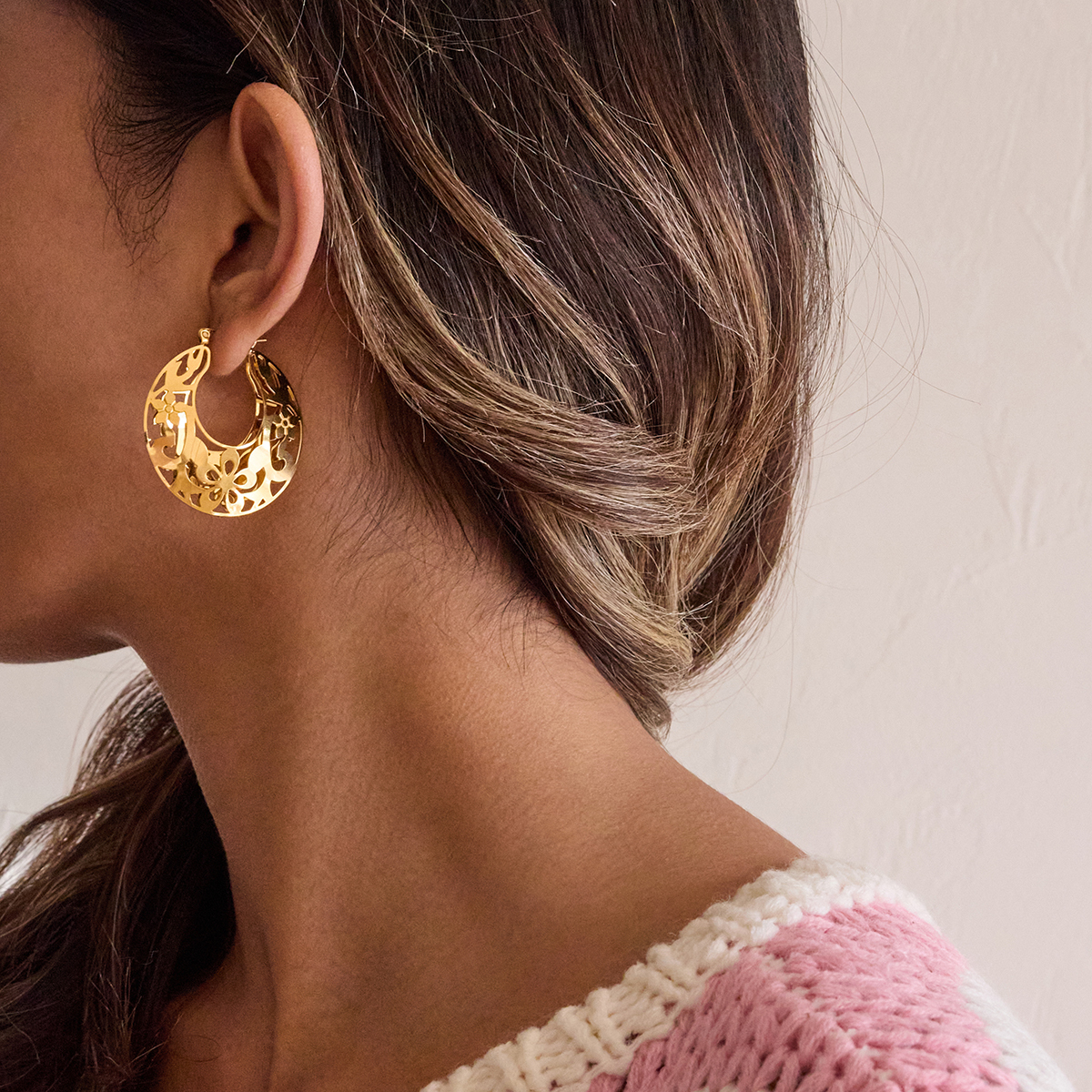 Women's Style - Vintage Style / 18K Gold Stainless Steel / Medieval Style Floral Lace Hollow U-Shaped French High-End Earrings Pair