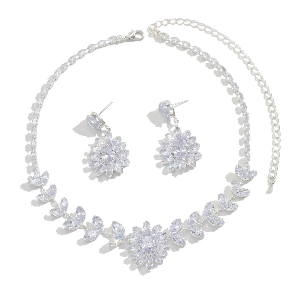 Classic Waterdrop Zircon Wedding Accessories Jewelry Set For Brides Earrings Necklace Gown  Style
