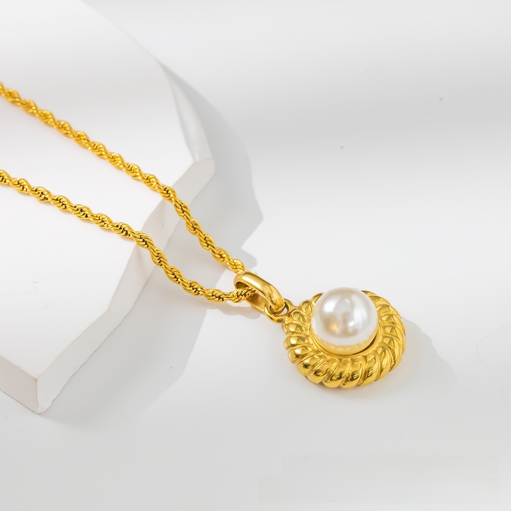French Style Pearl Necklace Titanium Steel Geometric Vacuum Plated Stainless Steel 18K Gold Edge Suitable For Women