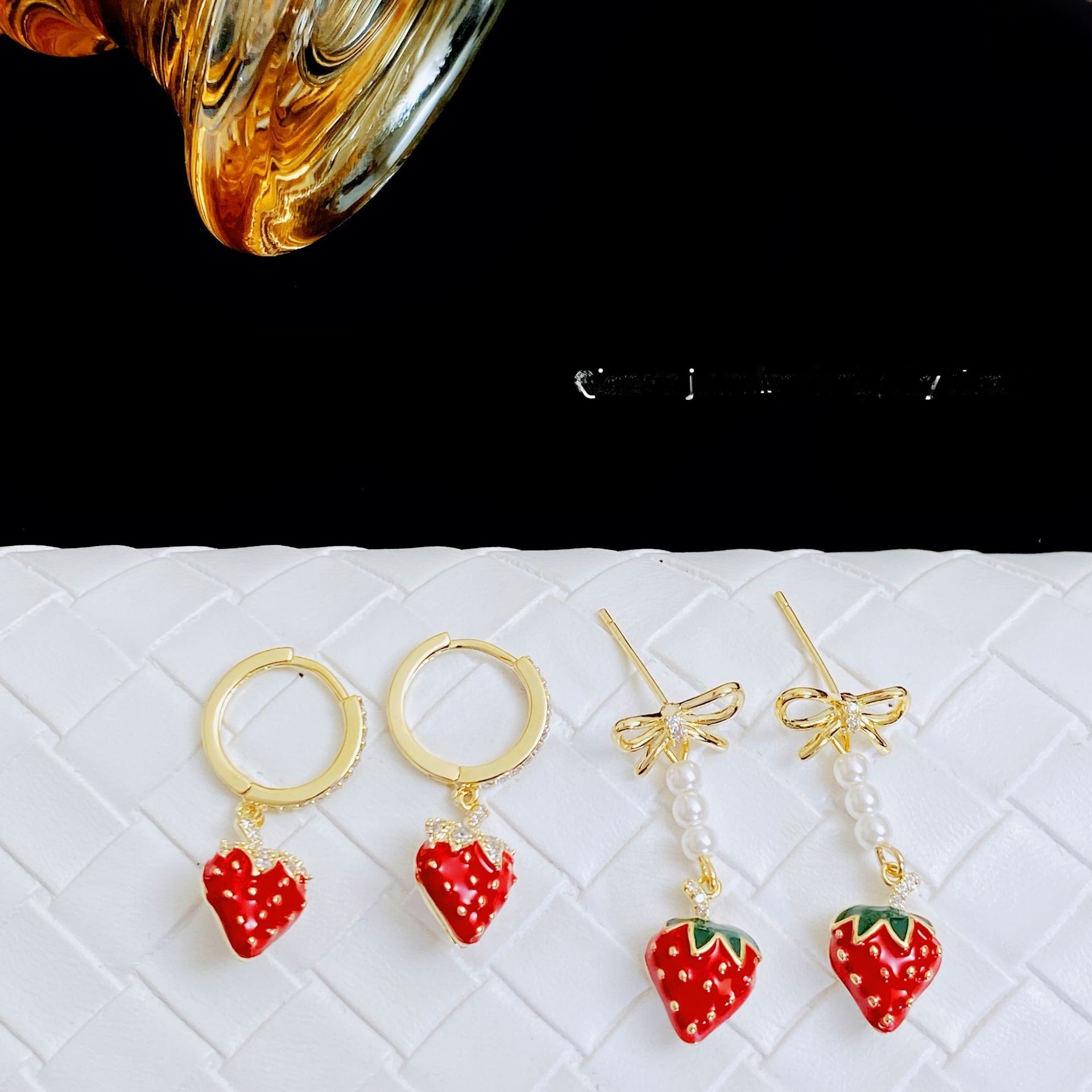Kanamina New Style Cute Sweet Strawberry Women's Earrings Fashionable Adolescent Student Ear Jewelry Fruit Pattern Copper Material