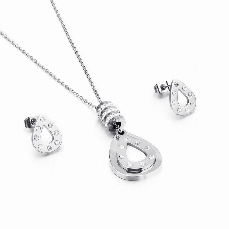 PVD Coated 18K Gold Plated Heart Stainless Steel Titanium Steel Fashion Waterproof Non Tarnish