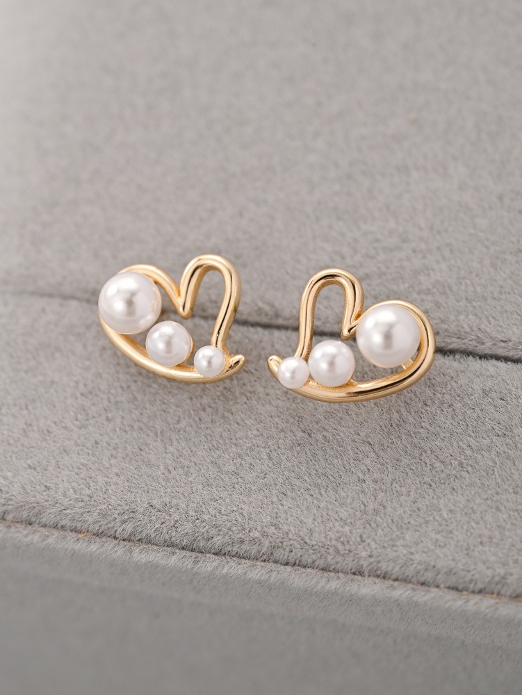 925 Sterling Silver Vintage Heart Pearl Stud Earrings Women's Trendy New Style High-End Unique Design Jewelry Accessories