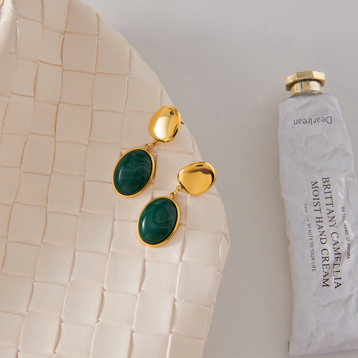 Women's Style - Vintage Style / 18K Gold Stainless Steel + Resin / Green Oval Egg-shaped Resin Pendant Earrings Pair