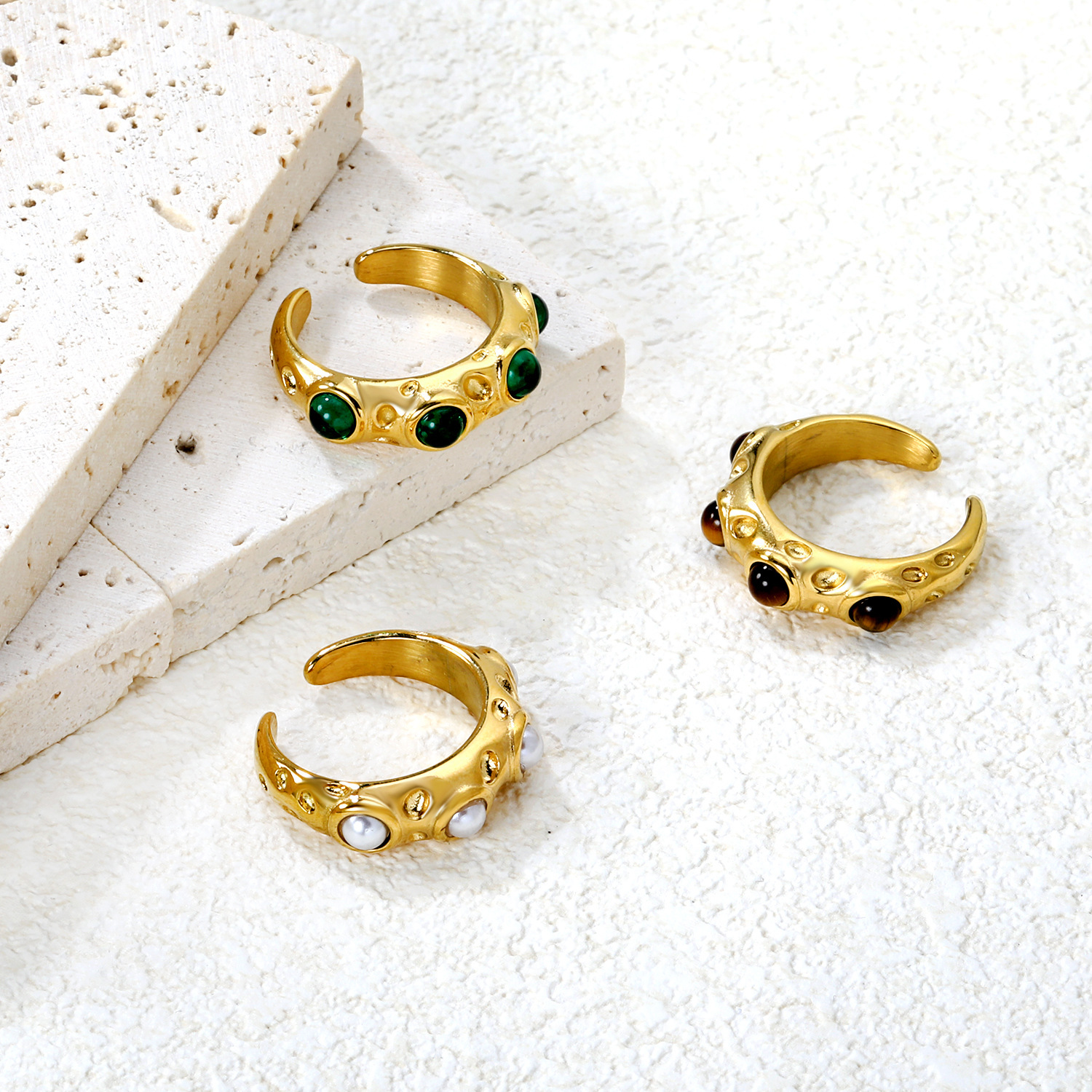 New Irregular Hammered Inlaid Emerald Cat's Eye Stone Ring For Women Luxurious Simple Fashion Open Ring Jewelry