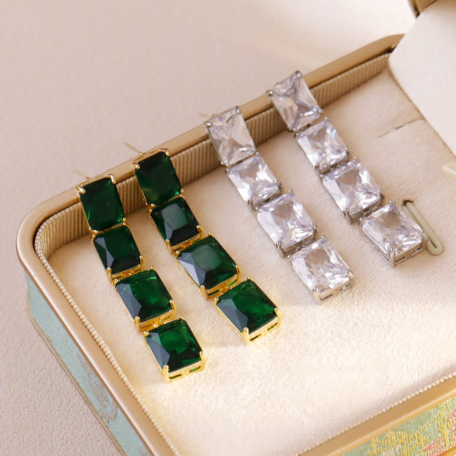 Fashionable Long Dangle Earrings Ultra Mountain Zircon Unique Design High-End Feelings Personality Women's Jewelry Accessories