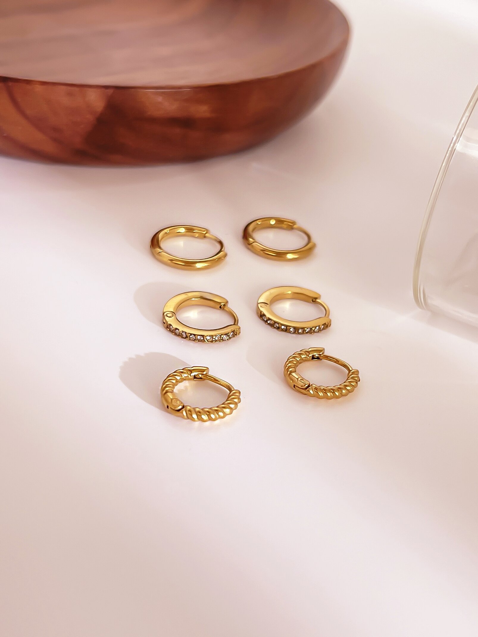 304 Stainless Steel Single Row Drill Simple Bracelet Twist PVD Coated Rhinestones Real Gold Plated 18K Gold Simple Style Classic Style Waterproof Non Tarnish Irregular Surgical Steel Gold Earrings