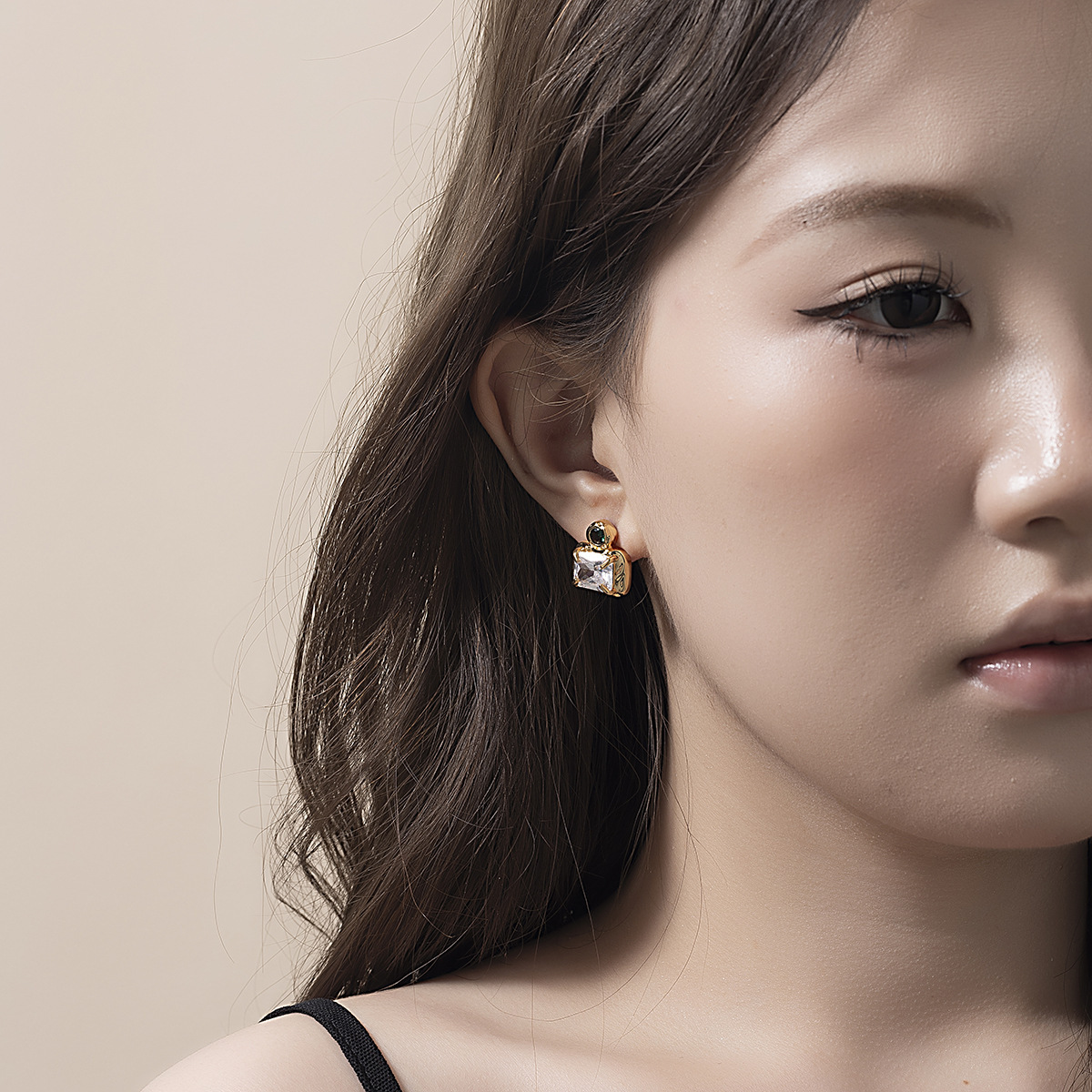 Fashionable Luxury Vintage Zircon Earrings Women Simple Style Summer Hot Sale Model Copper Material Jewelry Accessories