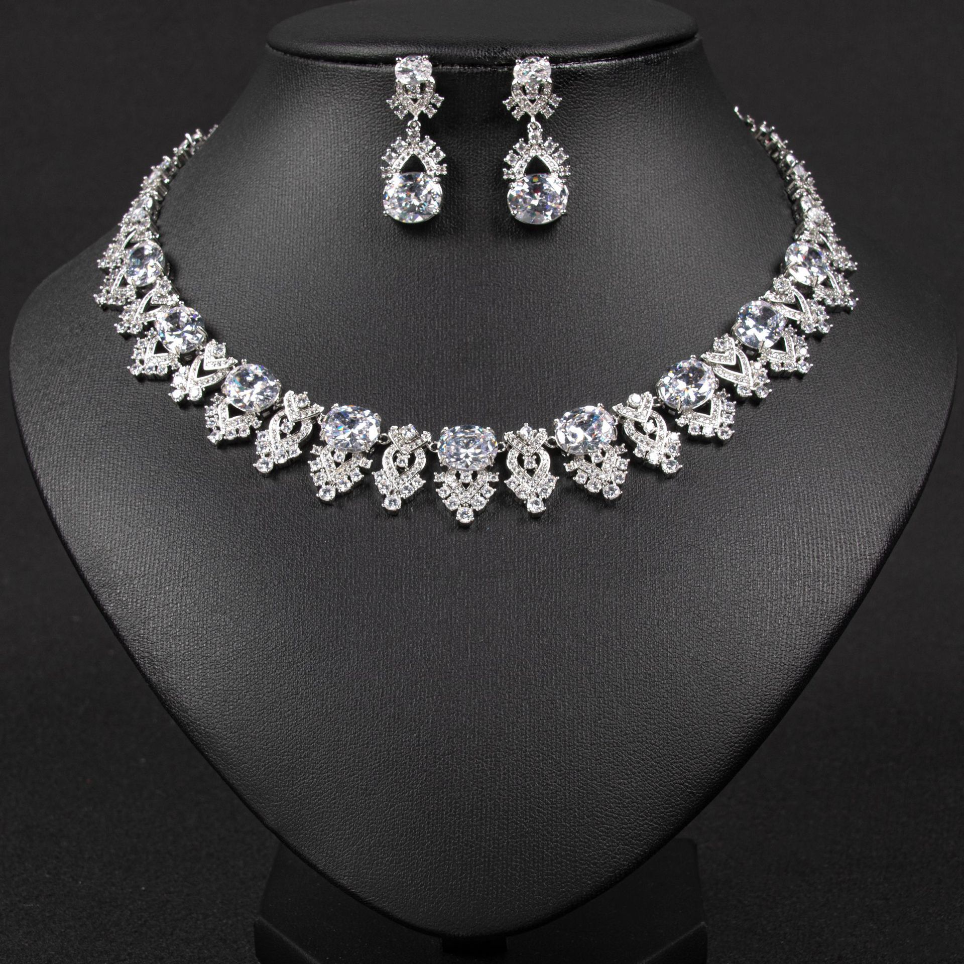 Luxurious Bridal Jewelry Set Copper Inlaid 3A Zircon Necklace Women's Unique Design Sensation  Style Accessories