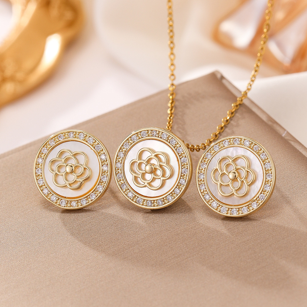 High Quality Lightweight Luxury Copper Micro-Paved Zircon Necklace Earring Shell Set For  Style Accessories