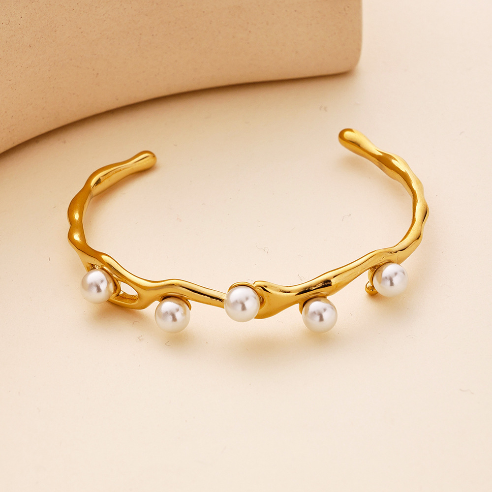 Elegant C-shaped Pearl Inlaid Titanium Steel Bracelet Women's Accessories Vintage French Style Rose Gold