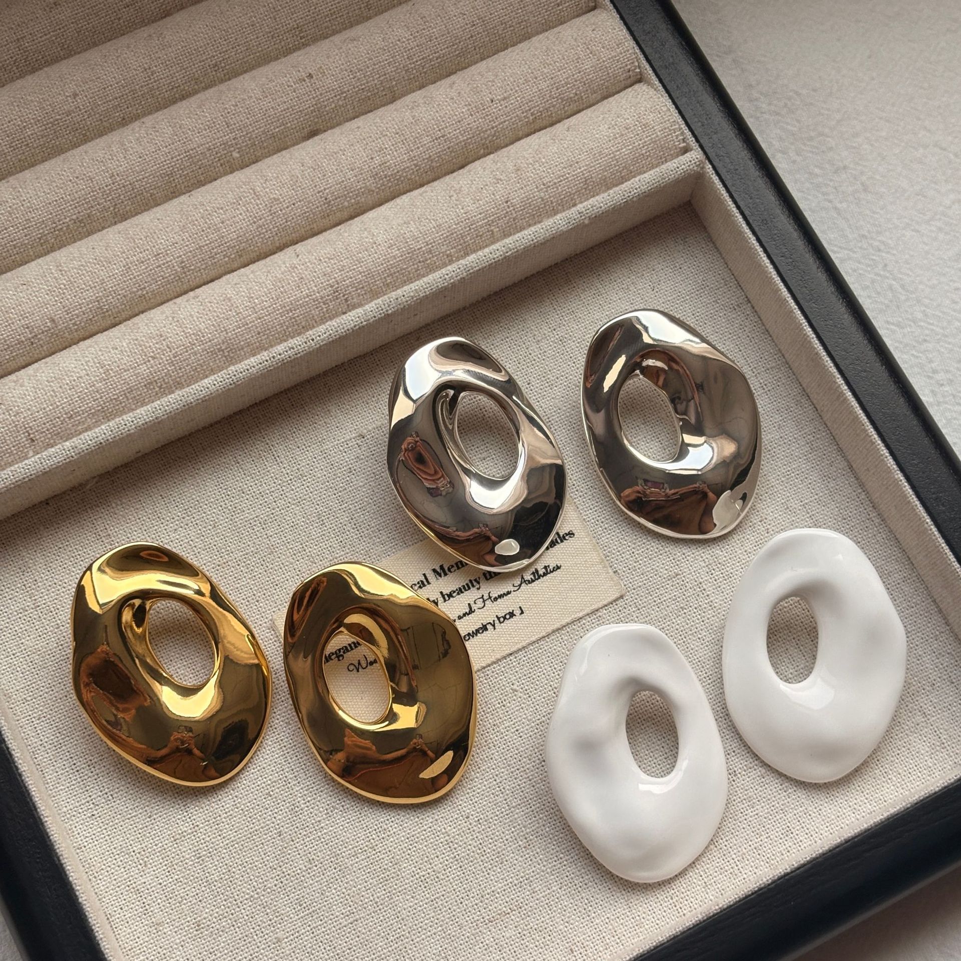 Elegant Simple Geometric White Earrings For Women Fashionable High-End Design Versatile Stylish Copper Jewelry Accessories