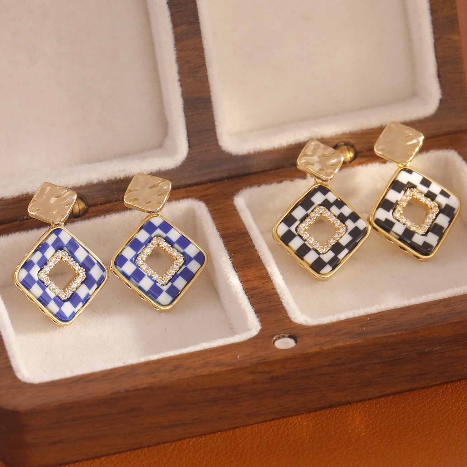 Fashionable Personality Chessboard Pattern Earrings Trendy Design Sense High-End Feelings Popular Internet Red Dangle Earrings