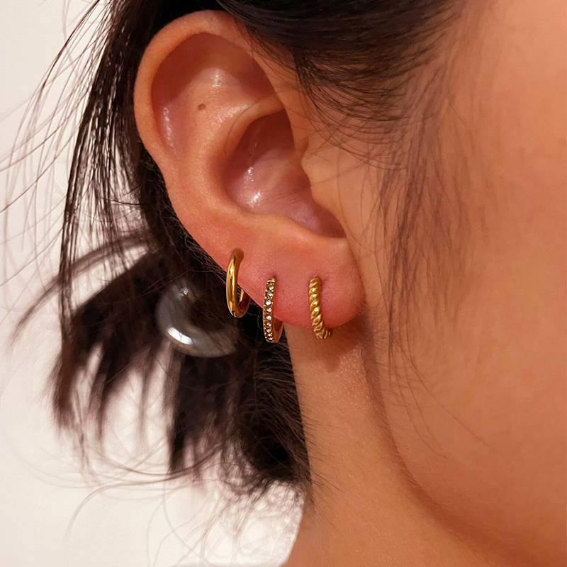 304 Stainless Steel Single Row Drill Simple Bracelet Twist PVD Coated Rhinestones Real Gold Plated 18K Gold Simple Style Classic Style Waterproof Non Tarnish Irregular Surgical Steel Gold Earrings