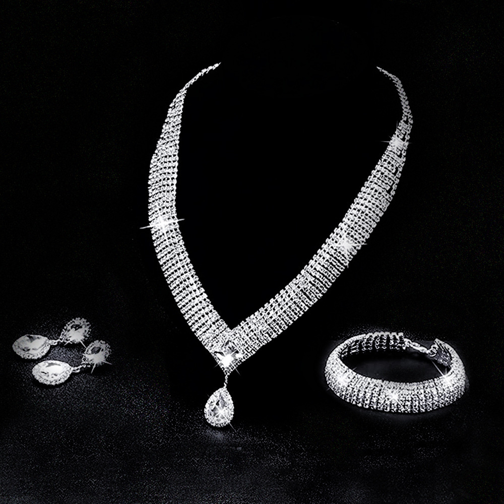 Luxurious Waterdrop Pendant Zircon Necklace Earring Set For Brides Wedding Dress Accessories Alloy And Crystal Light Luxury Style