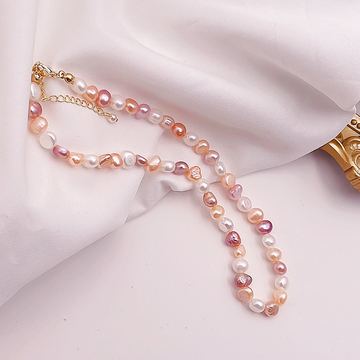 Retro Irregular Baroque Pearl Necklace Natural Freshwater Pearl Women's New Fashion Pearl Clavicle Chain Geometric Pattern
