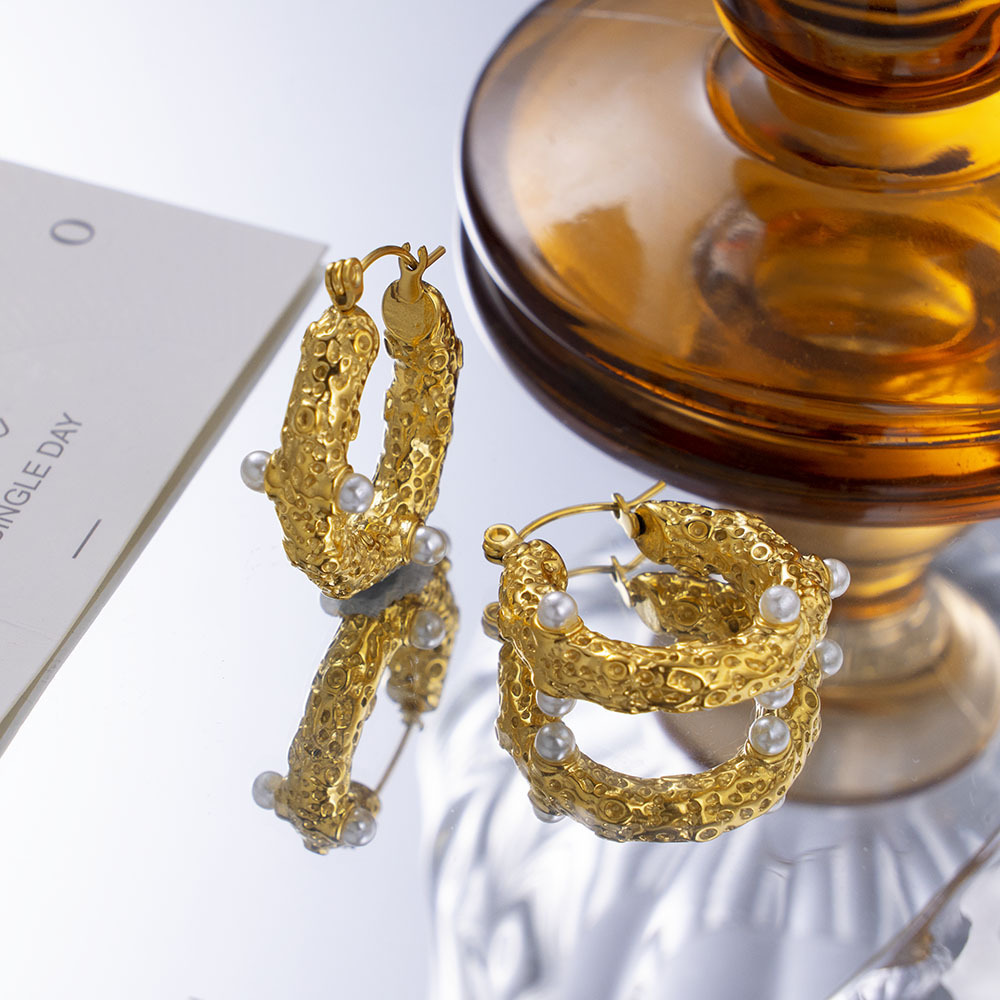 Geometric Titanium Steel Pearl U-shaped Earrings Ladies Retro Gold-plated Jewelry Accessories