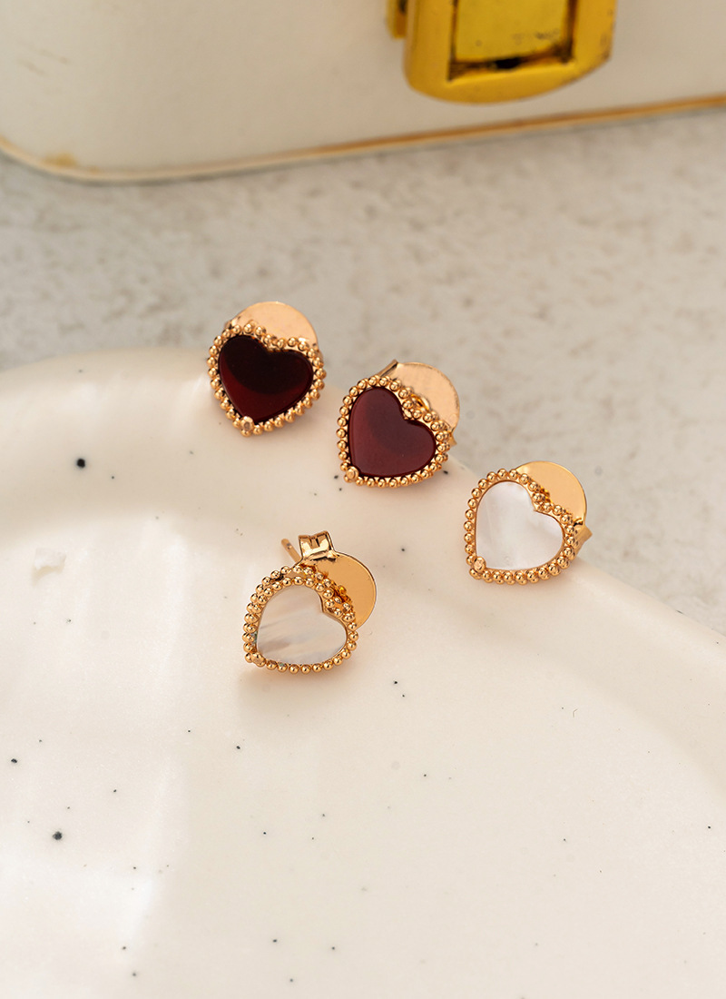 French Heart Shaped Earrings Women's Fashionable Elegant Small Precise Ear Jewelry High-End Sensation Light Luxury