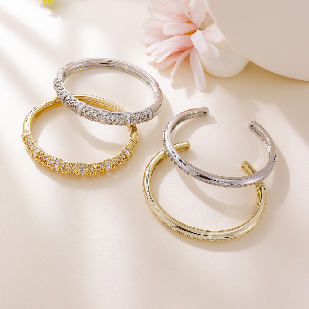 Light Luxury Niche Clothing Accessories Bracelet Bangle Water Plated Copper Geometric Pattern Curved Hollow Design Star Bracelet