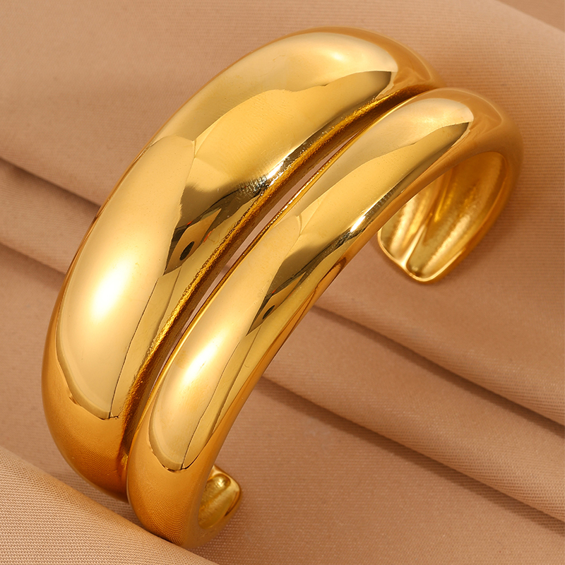 1pcs - Double Color Light Side Stacked Wide Bracelet Set!The Design Is Eye-catching And Classic, With A Metallic Smooth Texture And Gold-silver Contrasting Colors, Showcasing Ingenuity And Elegant Luxury Charm - Paired With Stainless Steel Material