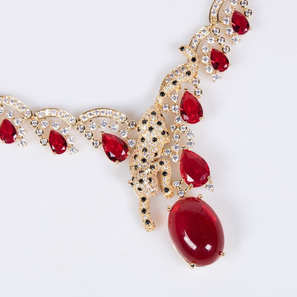 Exaggerated Leopard Zircon Jewelry Necklace Set Fashionable Personality Match All Dresses Evening Party Accessory Copper Material