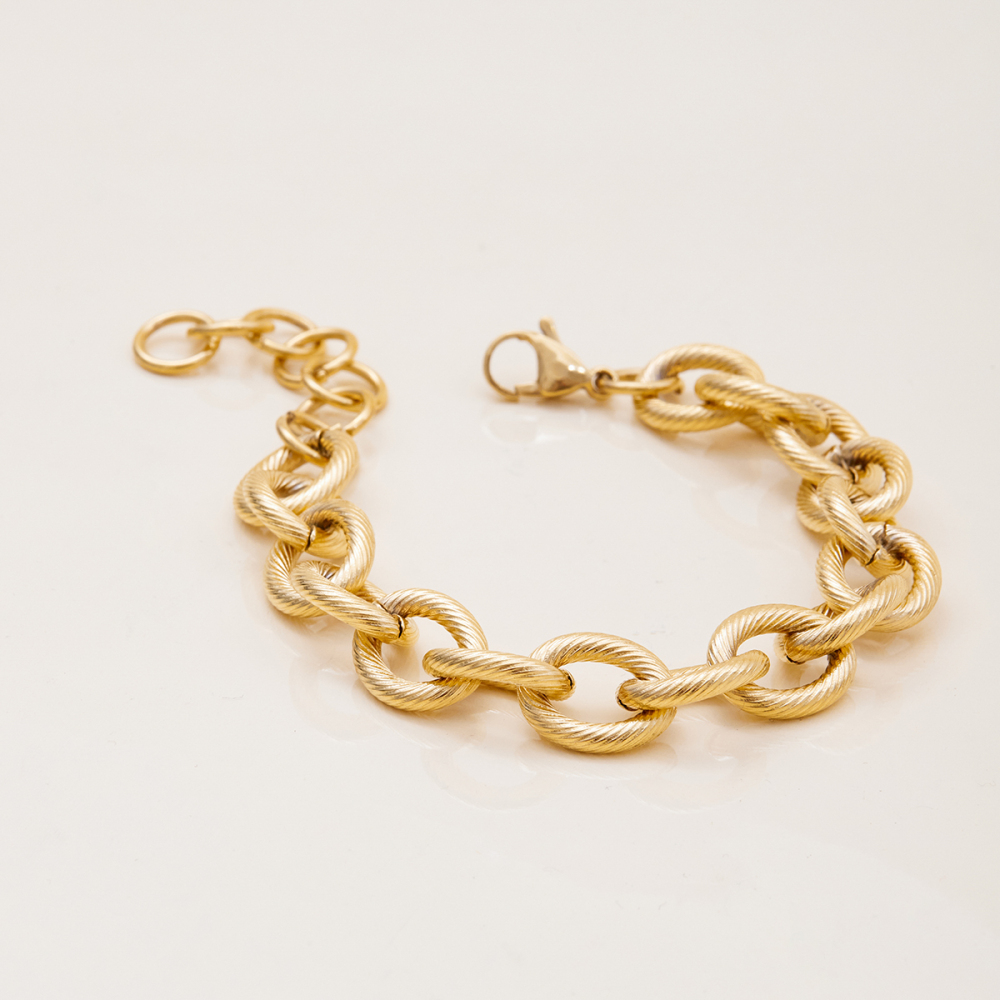 Ladies Vintage Style Stainless Steel Cross Chain Bracelet Screw Thread 18K Gold Plated Adjustable Length Travel Friendly Jewelry