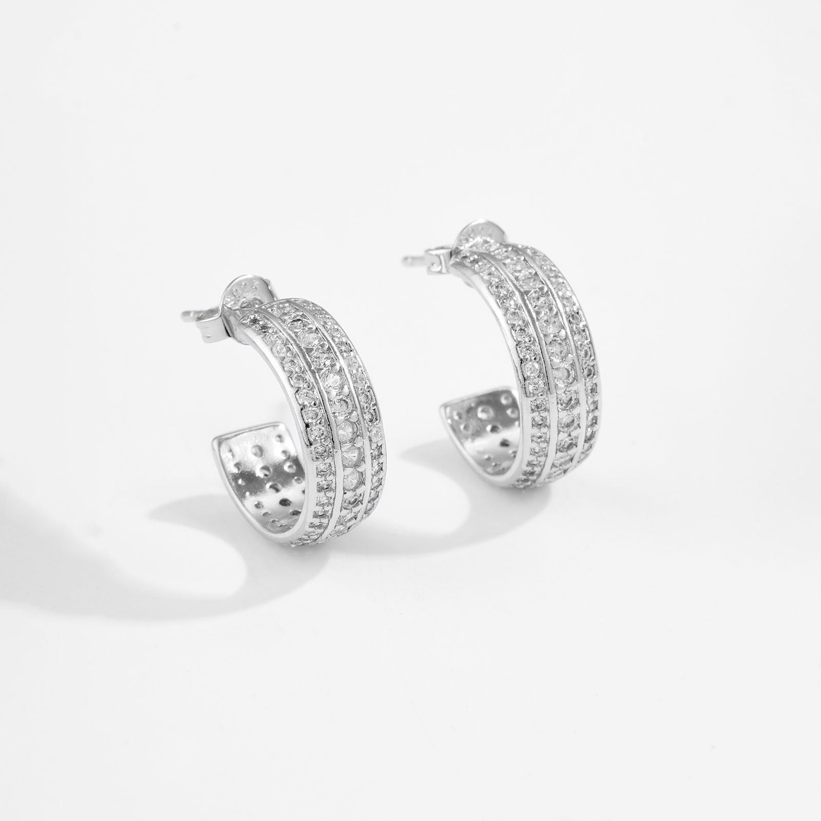 Classic Versatile Zircon Embedded C-Shaped Earrings Elegant Daily Fashion Jewelry For Women Commuting Copper Material