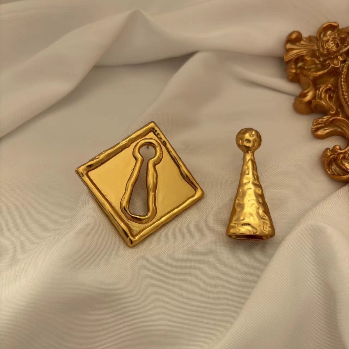1 Pair Vacation Classic Style Solid Color Copper Ear Studs
