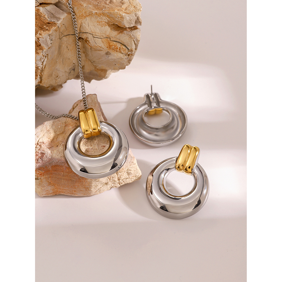 304 Stainless Steel Geometric PVD Coated 18K Real Gold Plated Simple Style Classic Style Mixed Color Jewelry Set