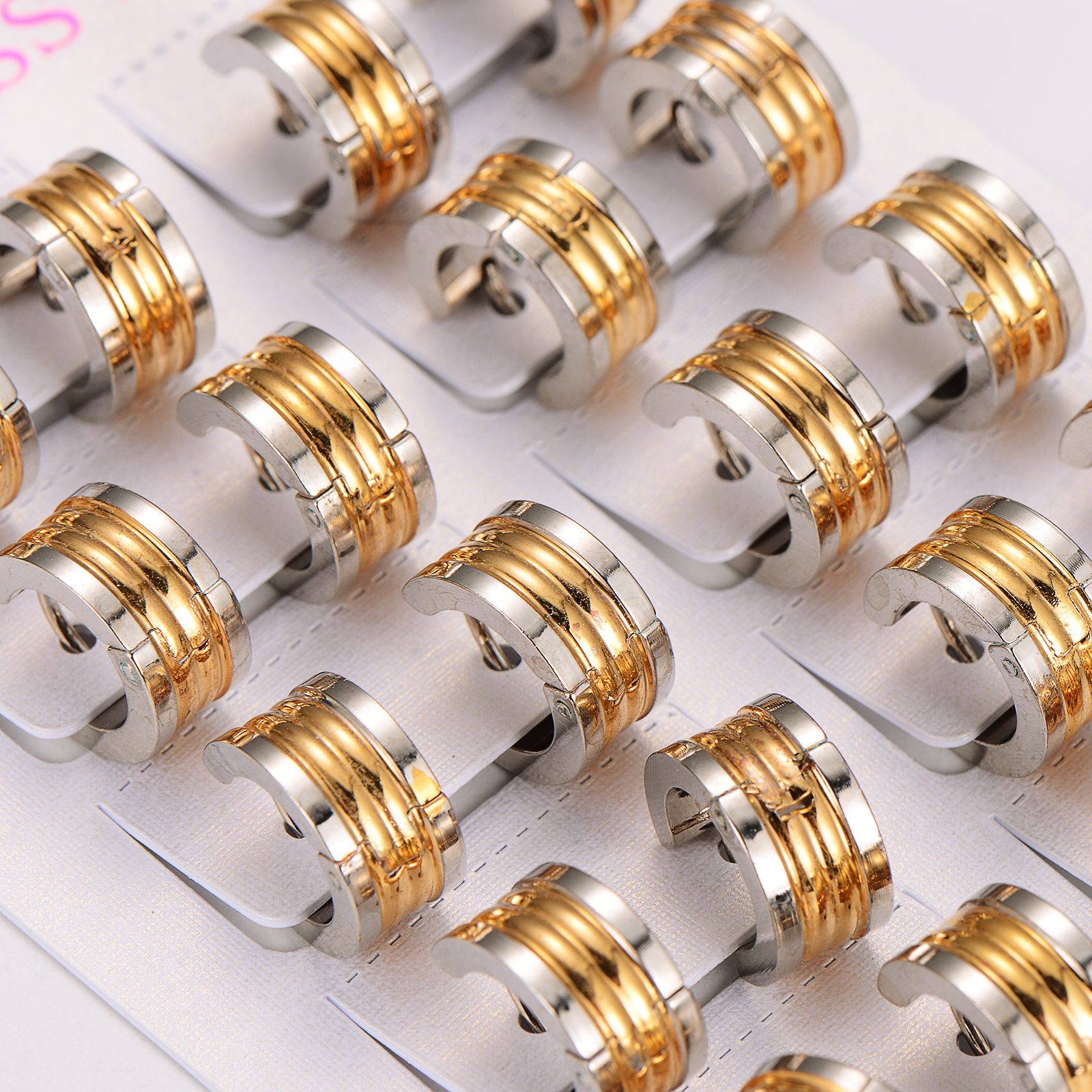 AML Fashion Trendy Striped Gold Ear Studs Elegant Personality Punk Style 201 Stainless Steel Circle Vacuum Electroplated 18K Real Gold Earrings Wholesale Versatile