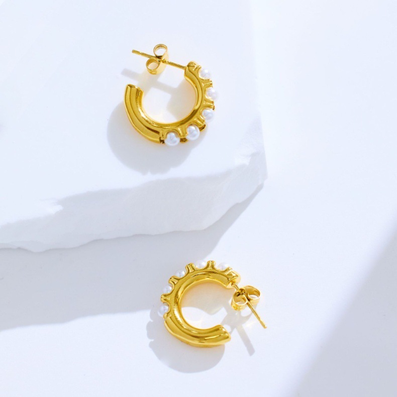 Elegant 18K Gold Plated Titanium Steel C-Shaped Pearl Earrings Vintage French Style Women's Jewelry Accessories U-Shaped Geometric