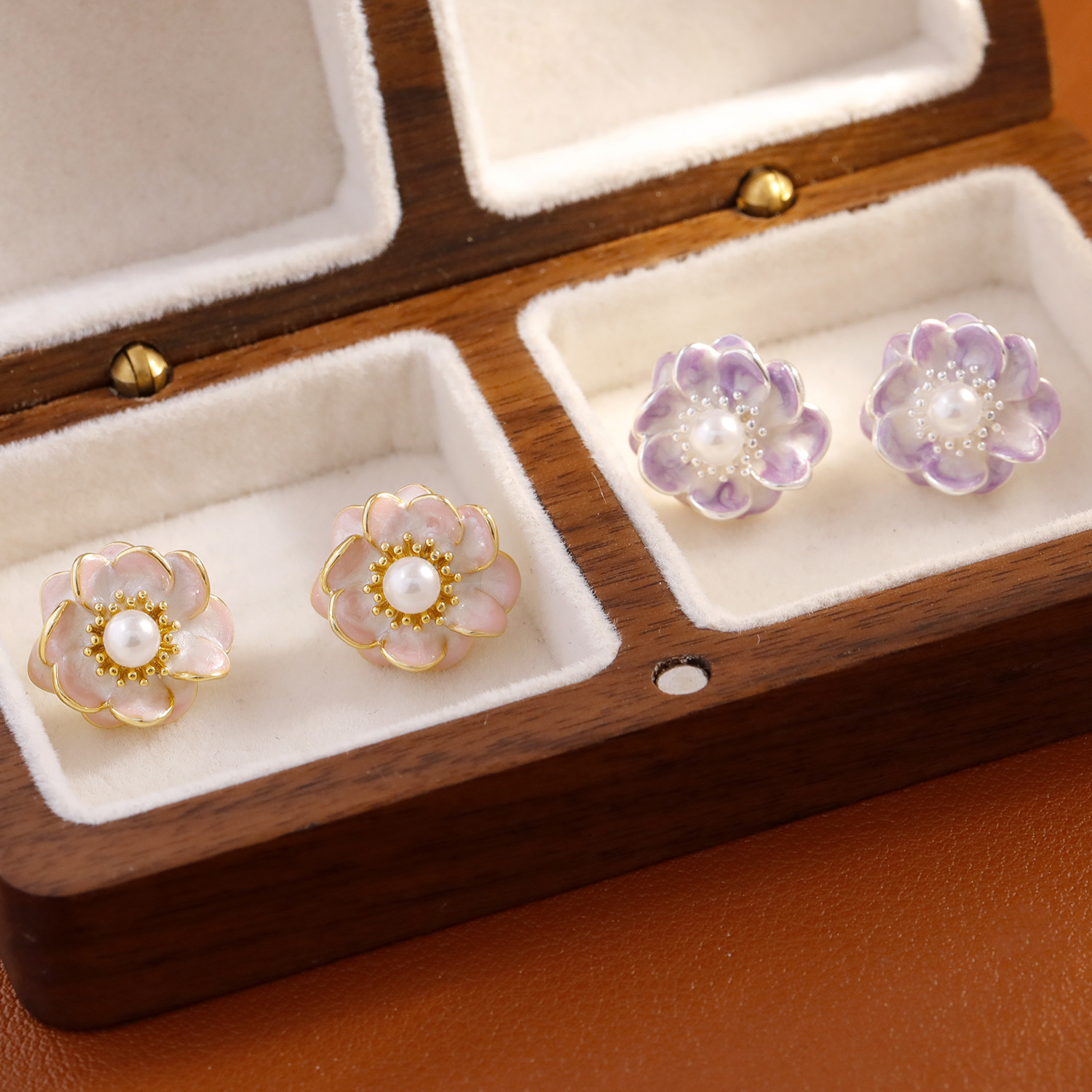 Graceful Pearl Magnolia Flower Stud Earrings For Women Fashion Sweet Fresh Style High-end Design Simple Versatile Minimalist Hoop Earrings