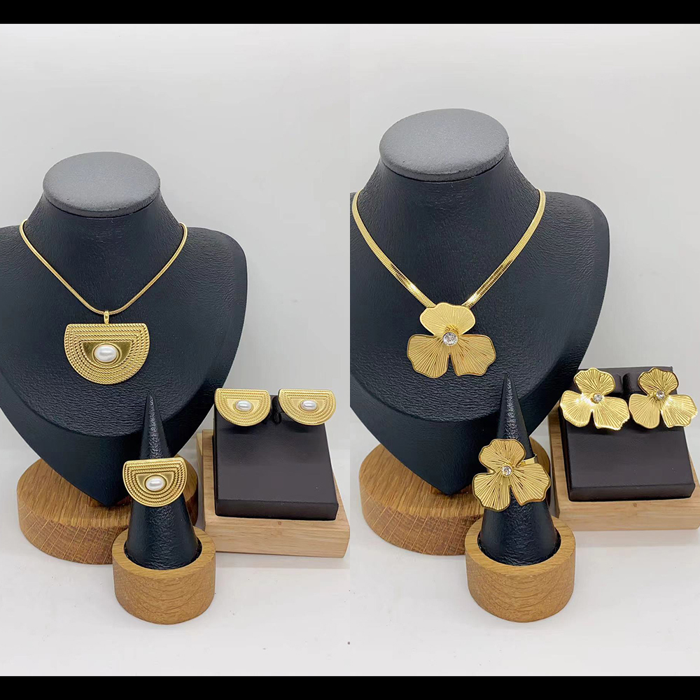 European And American Fashion Trend Ins Style Exaggerated 304 Stainless Steel Hollow Embossed Half Round Flower Necklace Earrings Ring Set