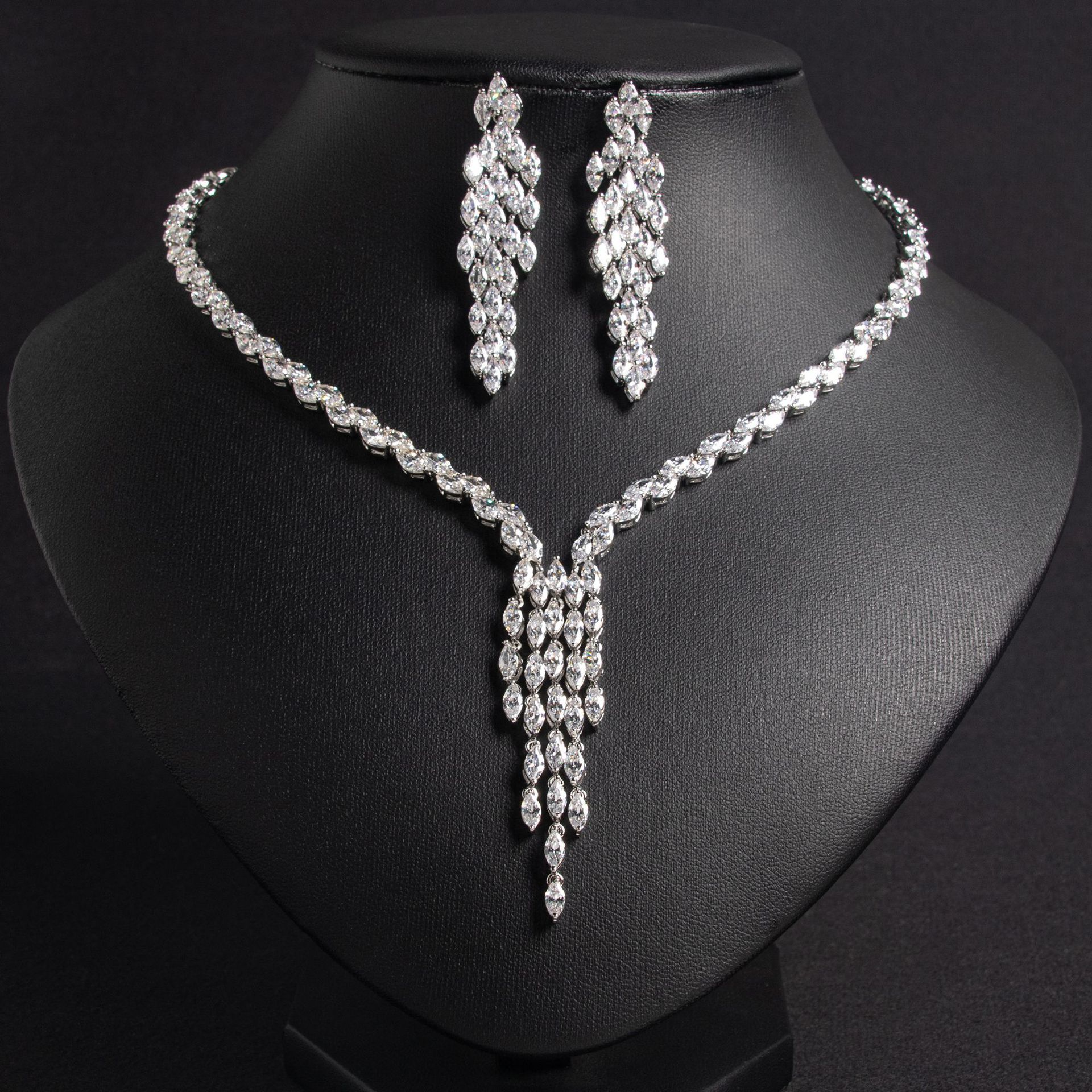 Zirconia Bridal Jewelry Set Earrings And Necklace Tassel Wedding Accessories Leaf Pattern Simplicity Designed For Women