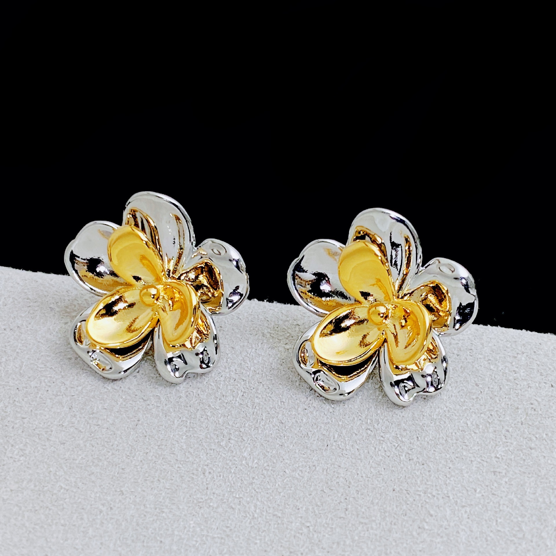 Bohemia Style Floral Ear Cuff Women S925 Silver Needle Fashion Contrast Color Simple Design Earring Bohemian Print Copper Material