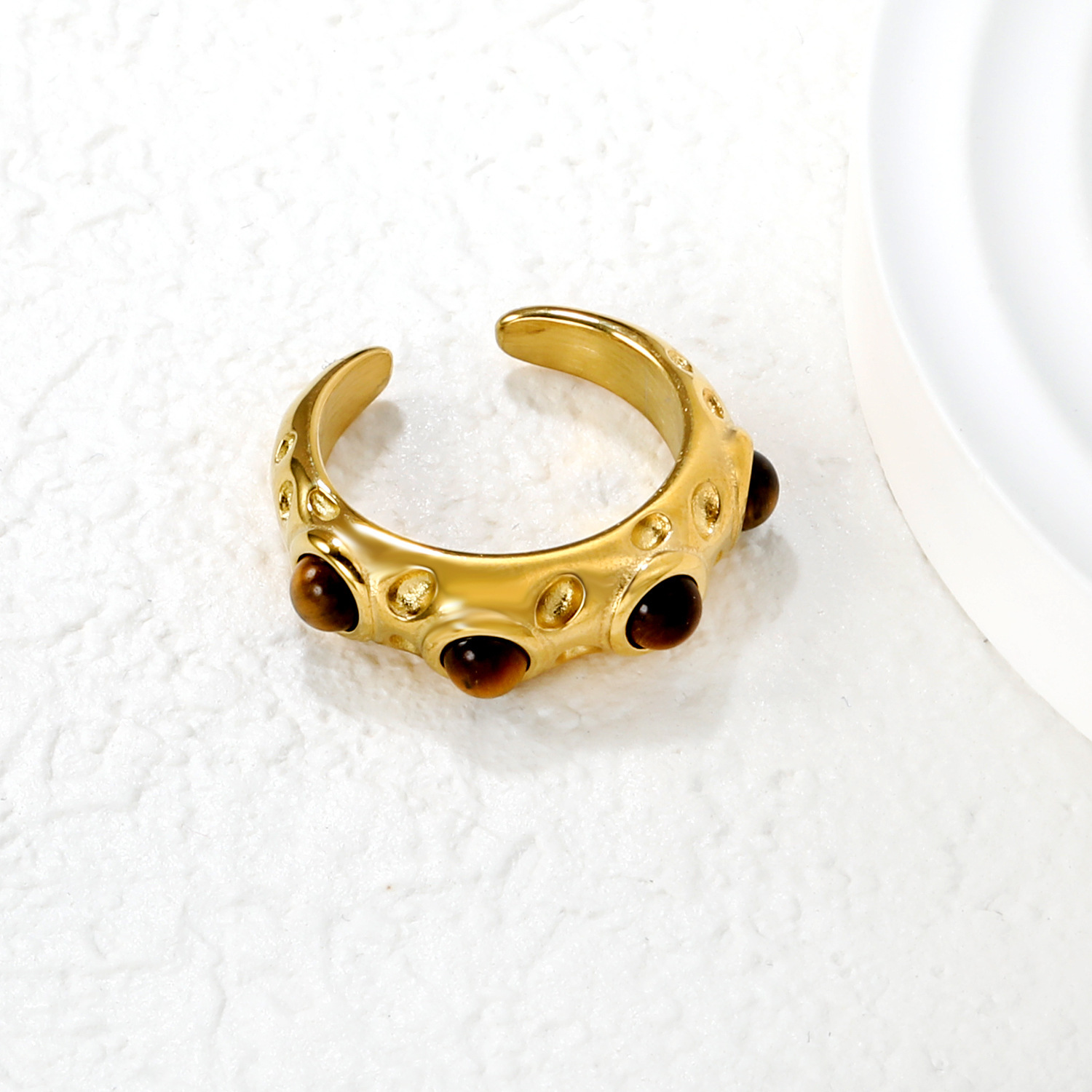 New Irregular Hammered Inlaid Emerald Cat's Eye Stone Ring For Women Luxurious Simple Fashion Open Ring Jewelry