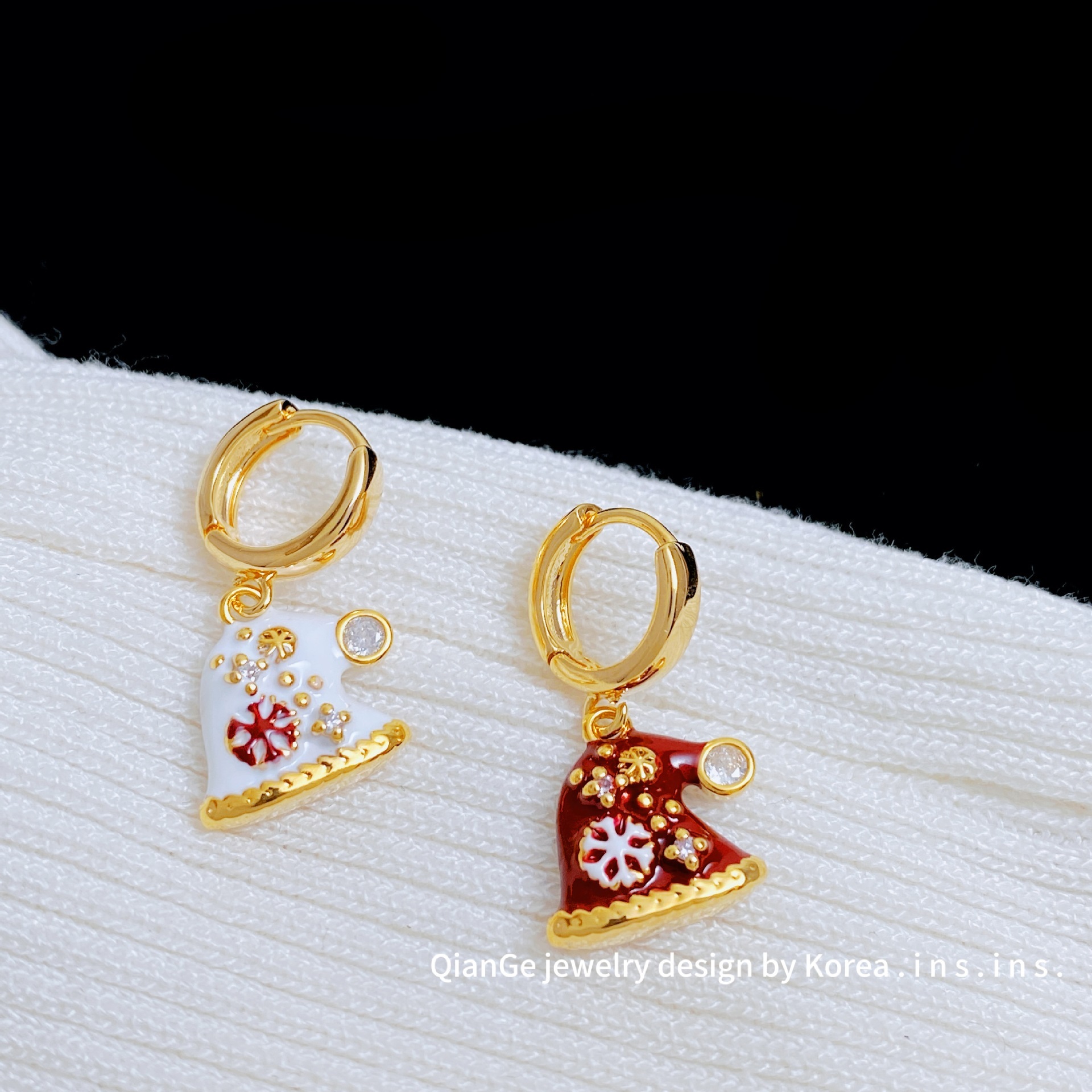 Asymmetric Christmas Hat Earrings Enamel Drip Color Collision Sweet Atmosphere Design New Autumn Winter Women's Jewelry