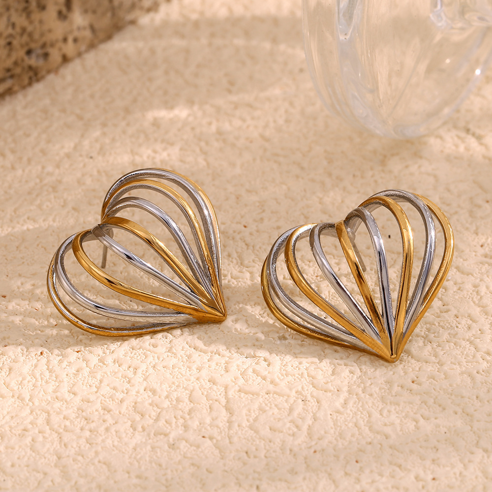 PVD Coated Real Gold Plated Heart Shape 304 Stainless Steel Casual Streetwear Waterproof Non Tarnish Ear Studs