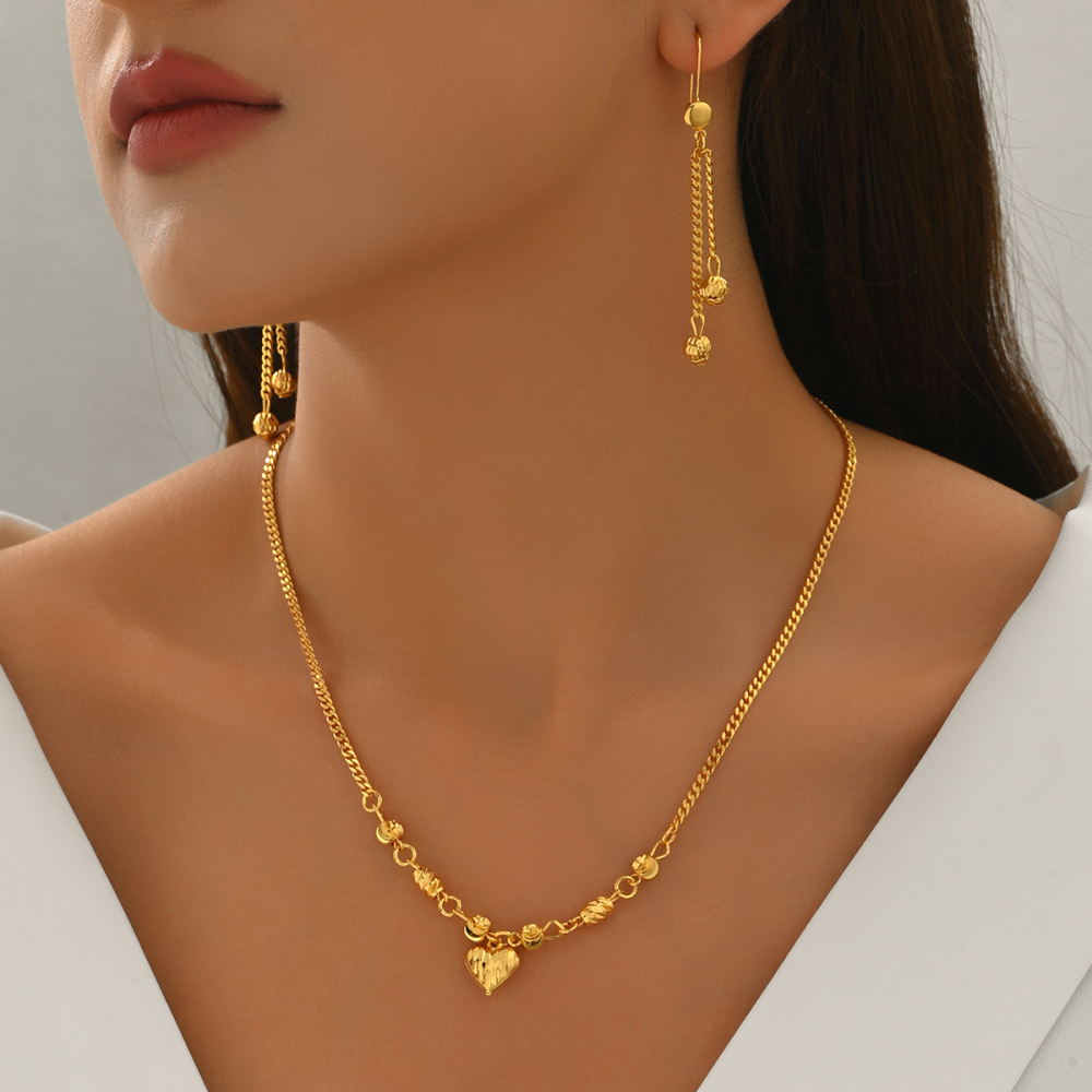 Three-Piece Sweet Heart Tassel Necklace Earring Set For Party Wear Gold Plated Copper Jewelry Accessories Fashionable Festive