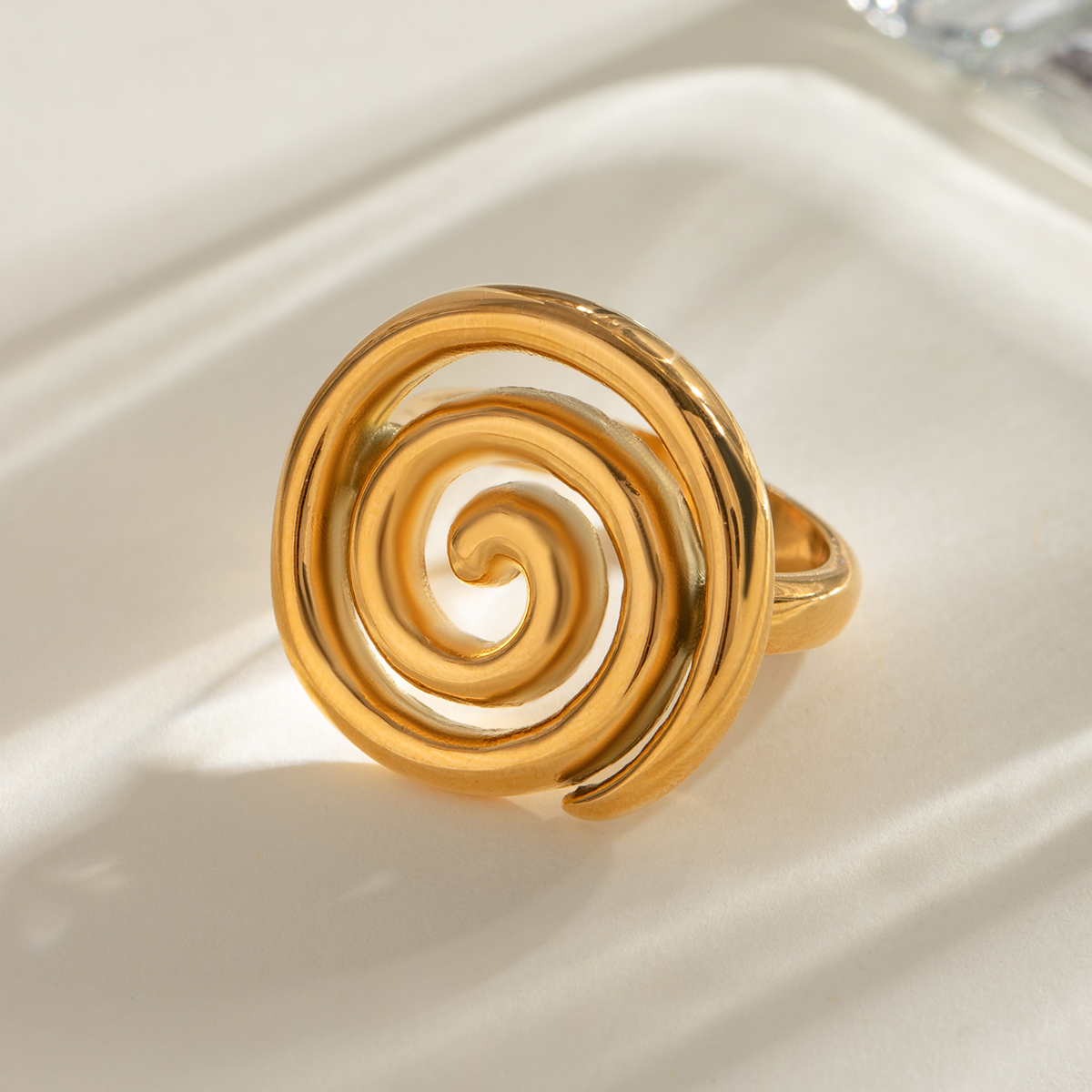 304 Stainless Steel Spiral Stripe PVD Coated 18K Real Gold Plated Simple Style Classic Style Gold Anxiety Ring