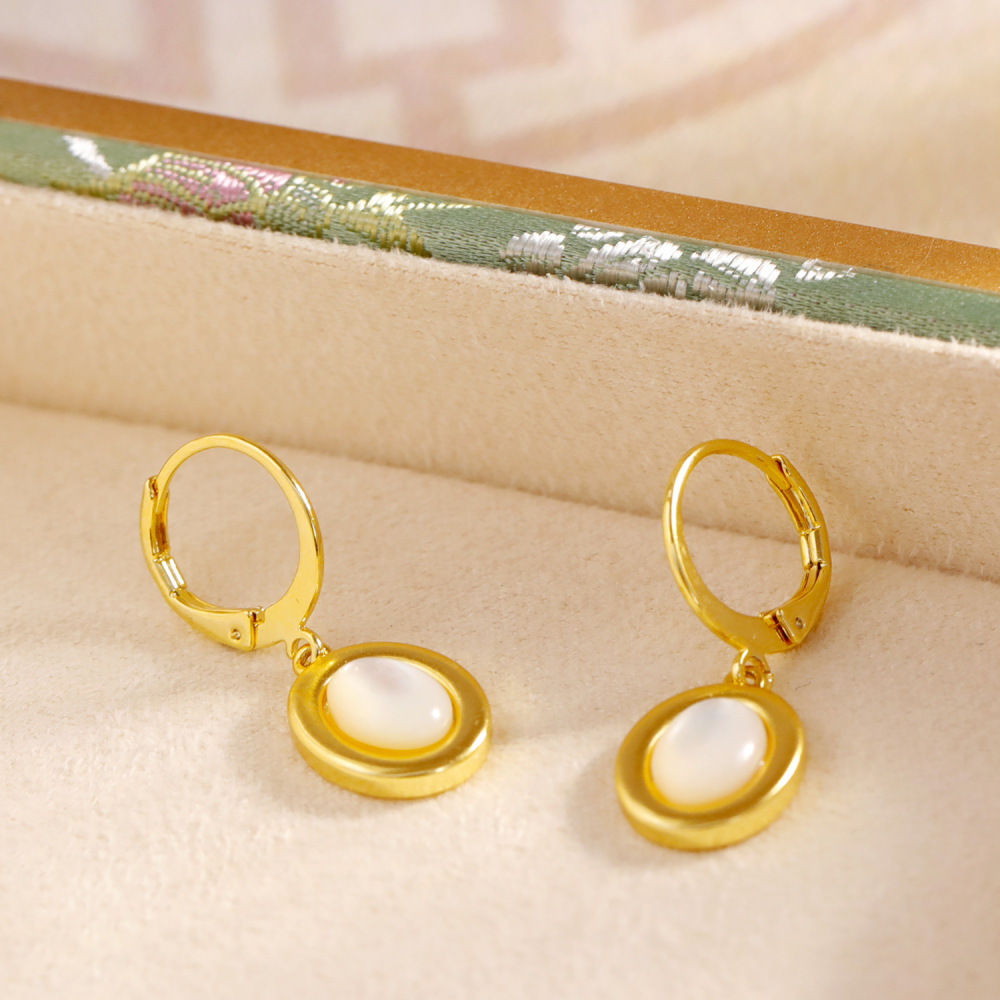 French Vintage Shell Earrings Women Summer High-End Lightweight Luxury Trendy Fashionable Jewelry Accessories