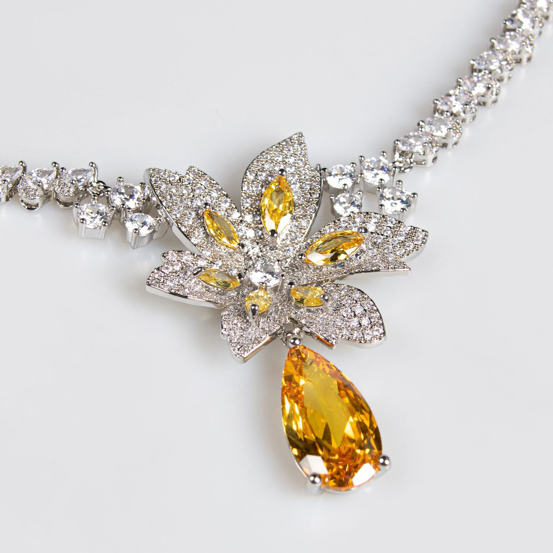 Elegant Flower Waterdrop Pendant Earrings Necklace Set Zircon Women's Jewelry Two-Piece Set Luxury Style Copper Material