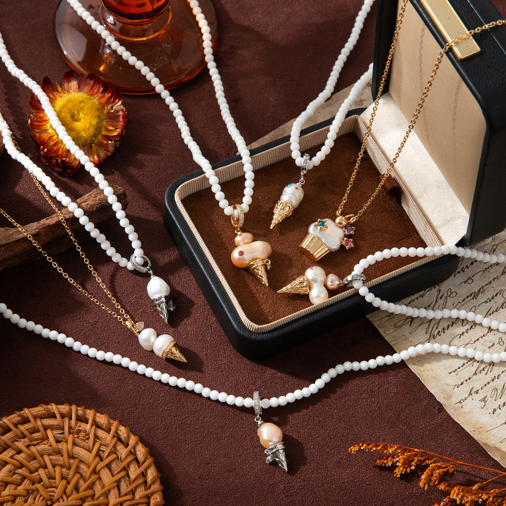 Elegant Pearl Ice Cream Style Necklace For Women Luxury Golden Plated Copper Jewelry Color Retention Choker Fashion Accessory