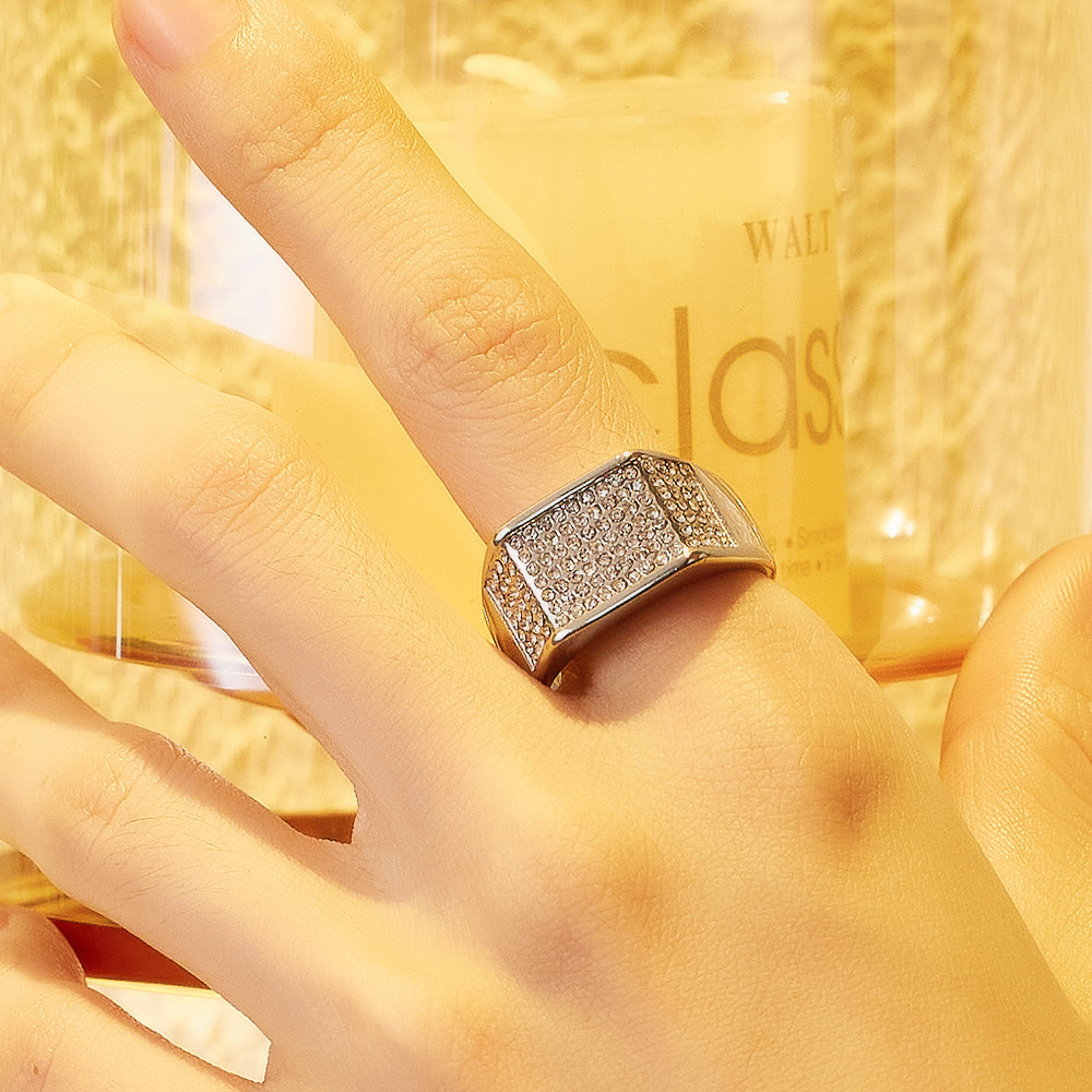 Titanium Steel Men's Ring Classic Dominant Inlaid Zircon Stainless Steel Ring Men's Geometric