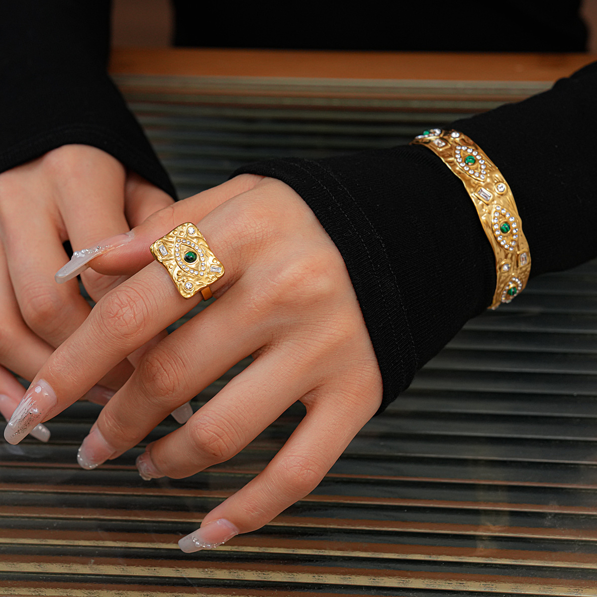 Graceful Turquoise Eye-shaped Open Ring Bracelet For Women Vintage Court Style Geometric Pattern 304 Stainless Steel Inlaid Diamond Hand Jewelry