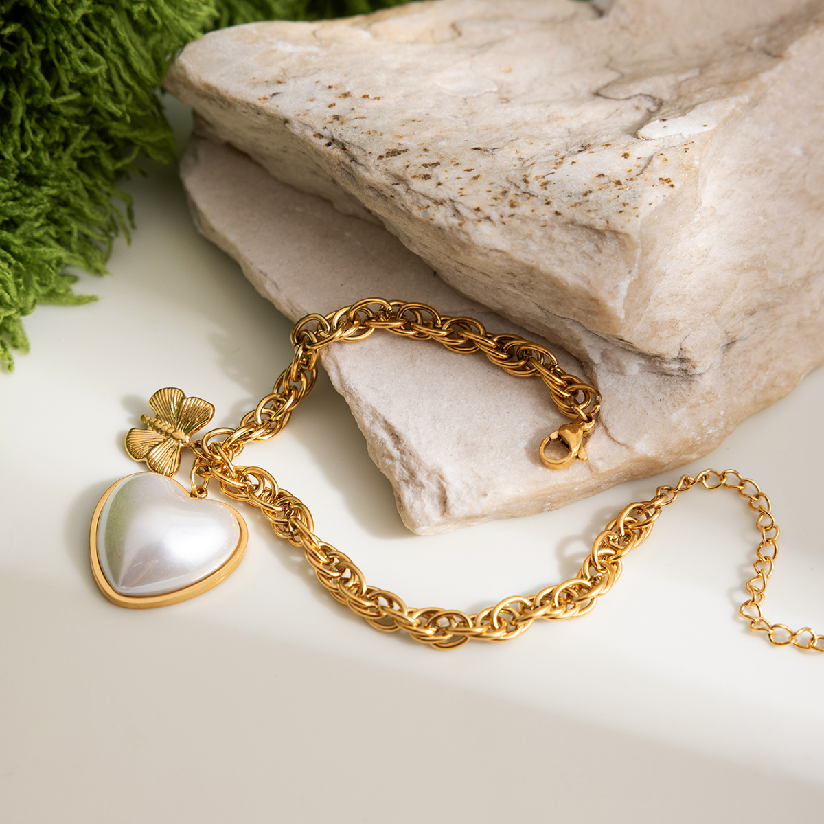 Women's Style - Elegant And Graceful / 18K Gold Stainless Steel + Imitation Shell Pearl / Heart Pearl + Butterfly Pendant Bracelet 17+5CM