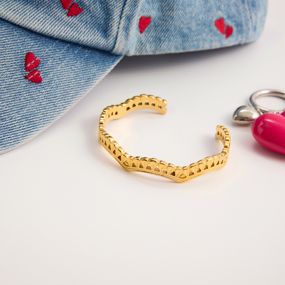 Women's Style - Vintage Style / 18K Gold 304 Stainless Steel Vacuum Electroplating (In Furnace) / Lace Hollow Wave Open Bracelet