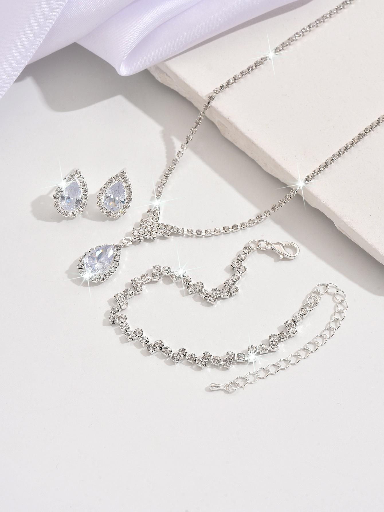Fashionable Sparkling Waterdrop Earrings Necklace Set Women Full Diamond Banquet Clavicle Chain Jewelry Copper Material Circle Craft